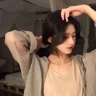屏住呼吸：挑战冰潜纪录